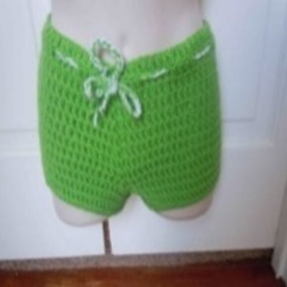 GIRL'S BEACH SHORTS  (SML) - Picture 2 of 7